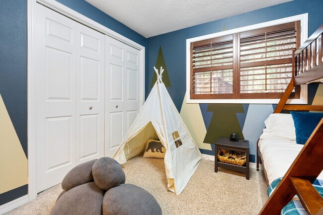 Building Photo - 65010 E Mountain Meadow Ln