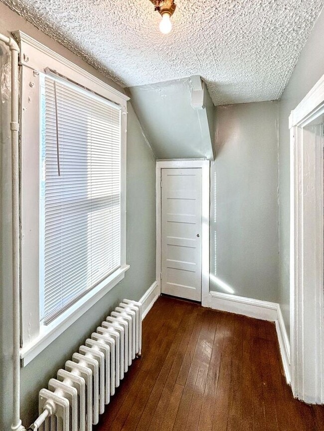 Building Photo - Charming 3-Bedroom Home – Spacious & Conve...