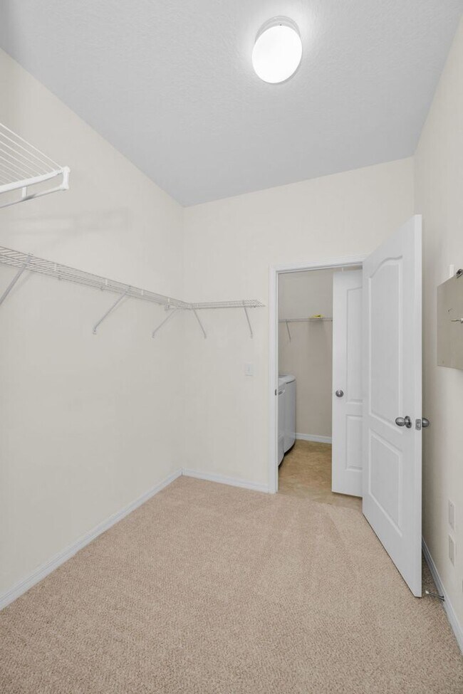 Building Photo - Beautiful Trinity Lakes 5 bedroom 3.5 Baths