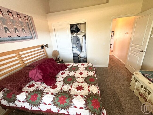 Building Photo - Snow Canyon Home!