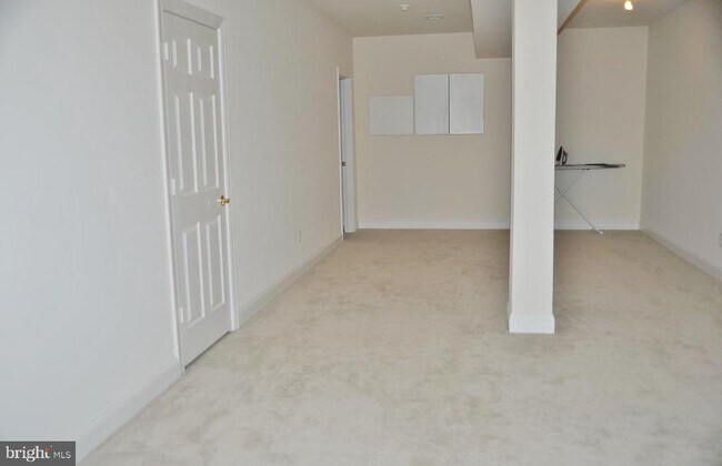 Building Photo - 7582 Venture Dr