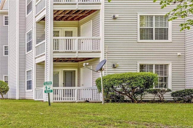 Building Photo - 275 Waterdown Dr