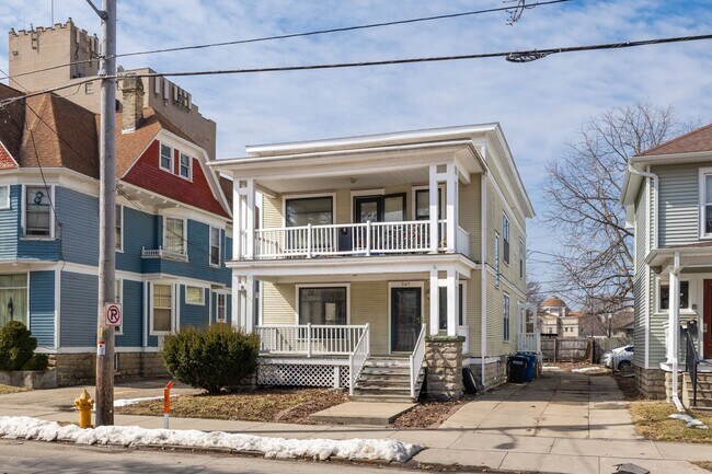 Building Photo - 547 Jefferson St