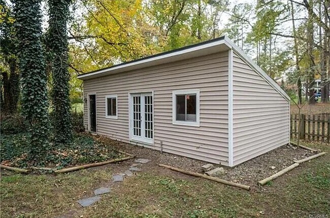 Building Photo - Cozy West Lake Hills Home
