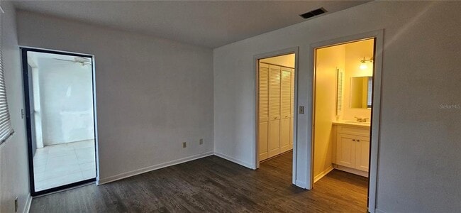Building Photo - 4904 Vincennes Ct