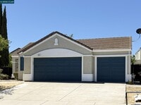 Building Photo - 111 Steinbeck Ct