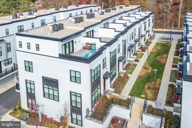 Building Photo - 11382 Emerald Park Rd