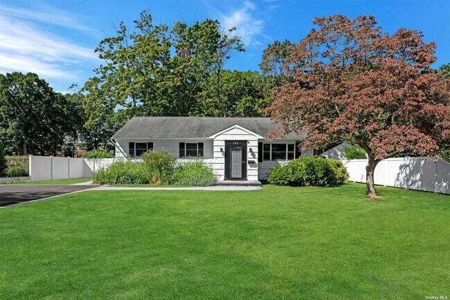 Primary Photo - 772 Sylvan Ave