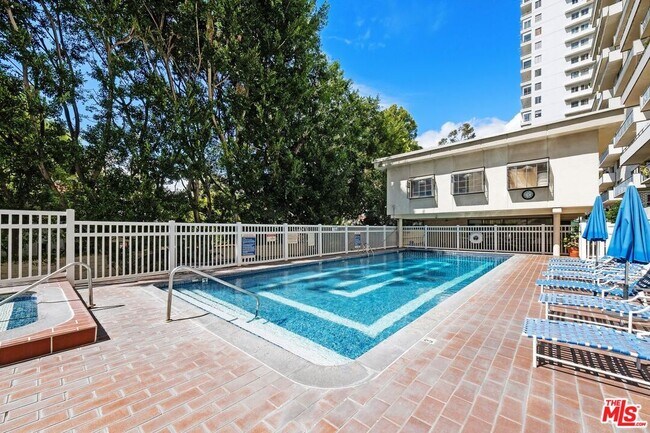 Building Photo - 10535 Wilshire Blvd