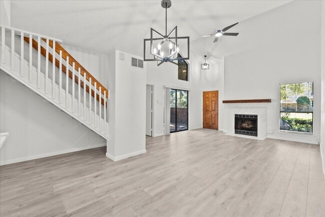 Building Photo - 16532 Holly Trail Dr