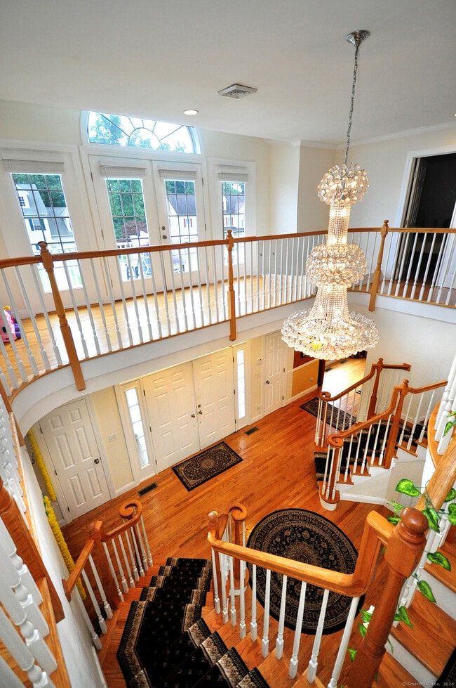 Building Photo - 3 Maplecrest Ln