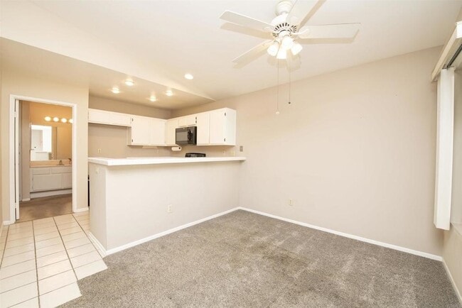 Building Photo - 2425 Cranston Dr