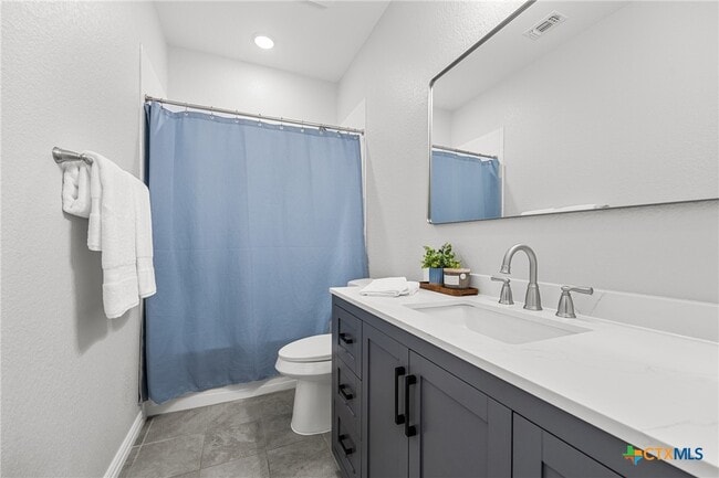 Building Photo - 8706 Hidden Oaks Dr