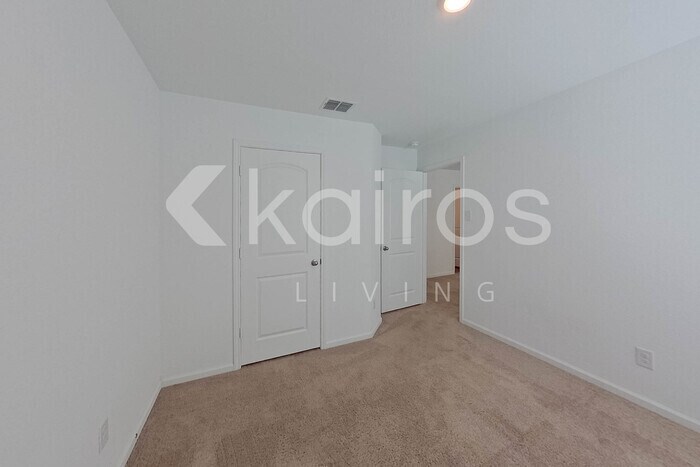 Building Photo - 950 Shady Brk