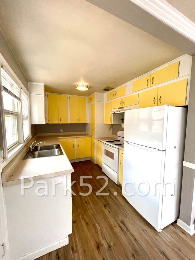 Building Photo - 3 Bedroom Rambler in North Tacoma With A/C!