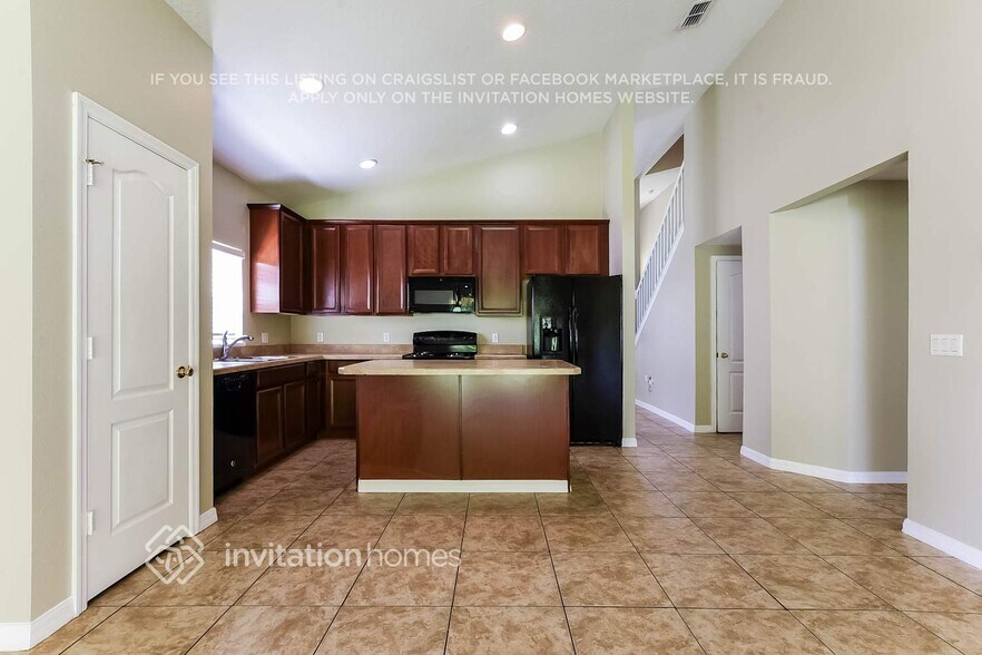 Building Photo - 3144 Dasha Palm Dr