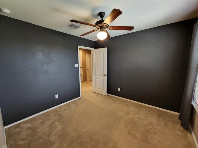 Building Photo - 222 Telluride Dr