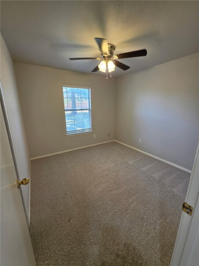 Building Photo - 809 Kinkade Pl