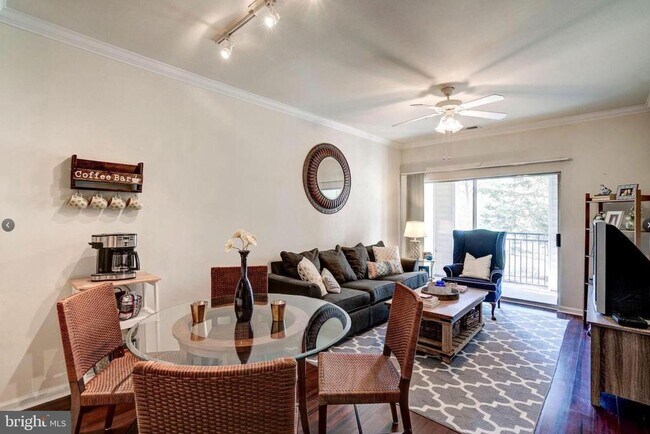 Building Photo - 12957 Centre Park Cir