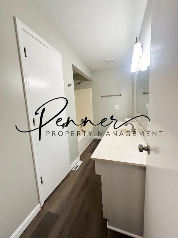 Building Photo - 1715 E T C Lea Rd