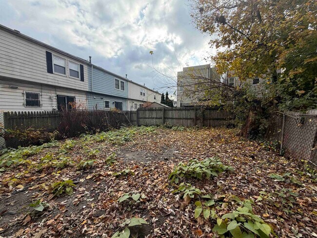 Building Photo - 83 Wilkinson Ave