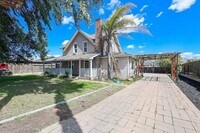 Building Photo - Ceres 3 bed 2 bath 2 story home