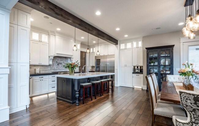 Building Photo - Luxurious Herriman 6 Bed with Indoor Court, Theater & Stunning Views!!!