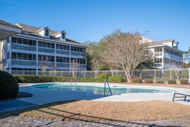 Building Photo - FULLY FURNISHED OFF-SEASON  1 BEDROOM NOW AVAILABLE
