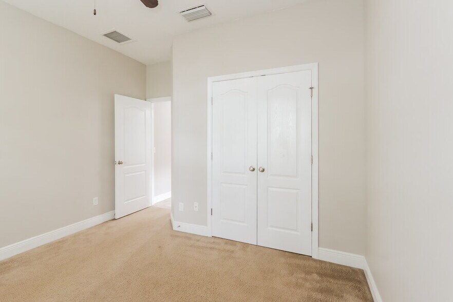 Building Photo - 7935 Camden Woods Dr