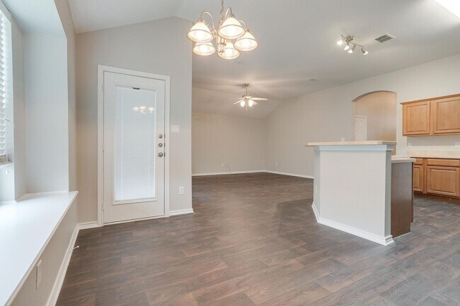 Building Photo - Great 3 Bedroom, 2 Bath, Brick Home in Great Neighborhood- White Settlement ISD- 76108