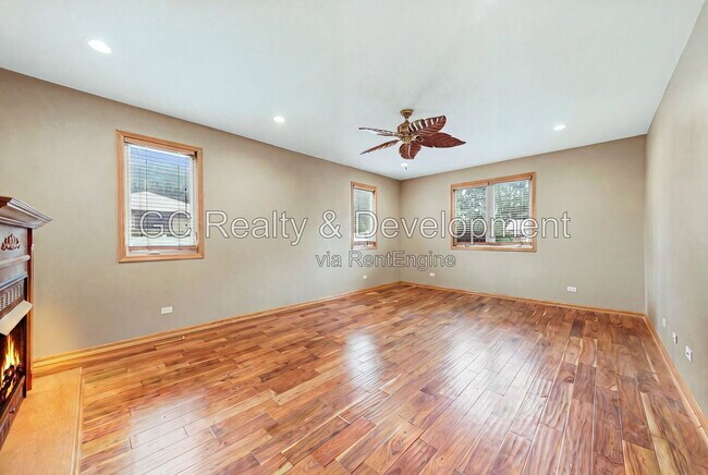 Building Photo - 1007 Forest Dr
