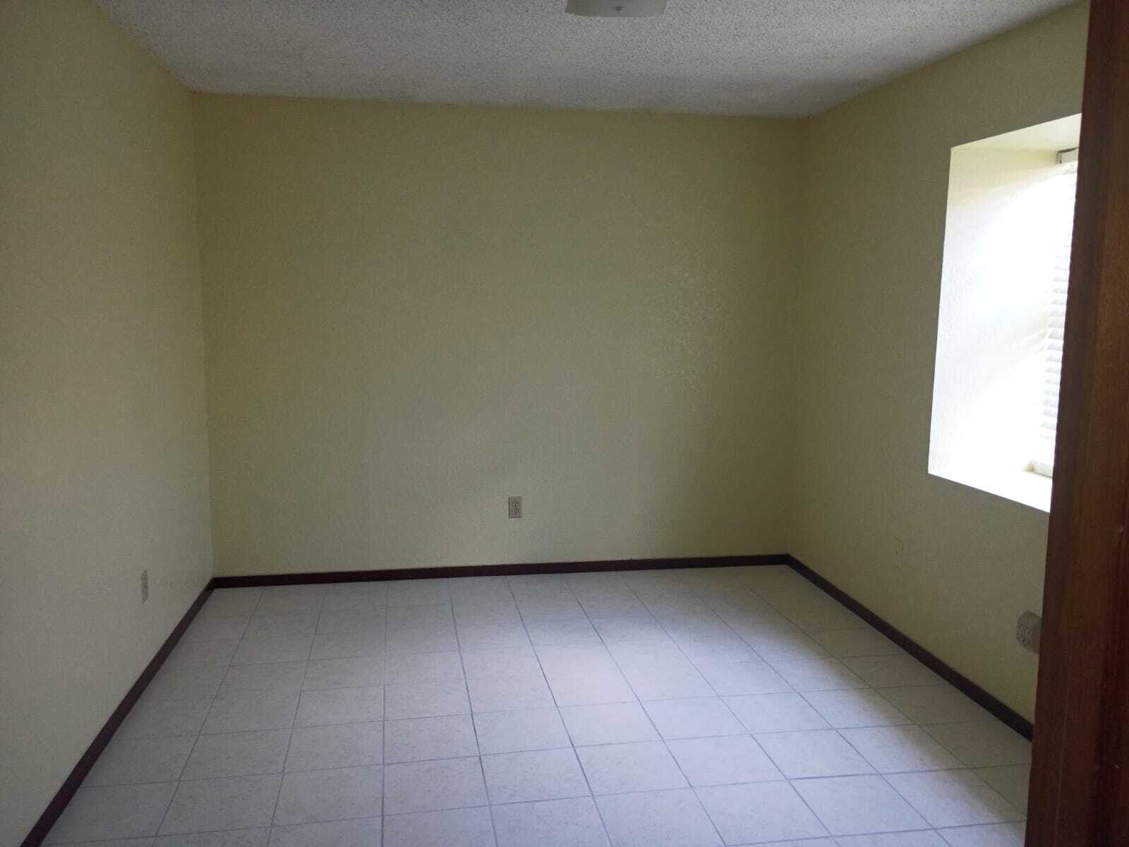 Room - 805 W 24th St