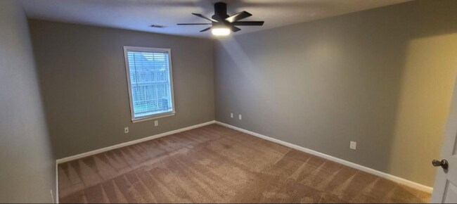 Building Photo - 1236 Longpoint Dr