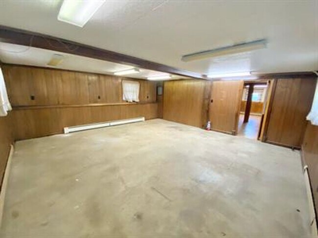 Building Photo - 5 Bedroom Home in Essex Junction! Available 7/1