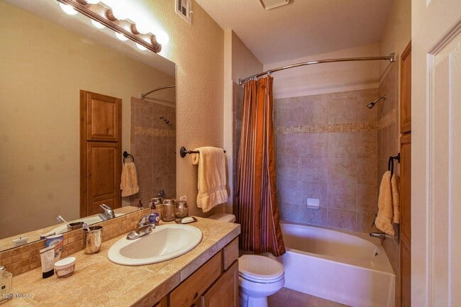 Building Photo - 1500 E Pusch Wilderness Dr