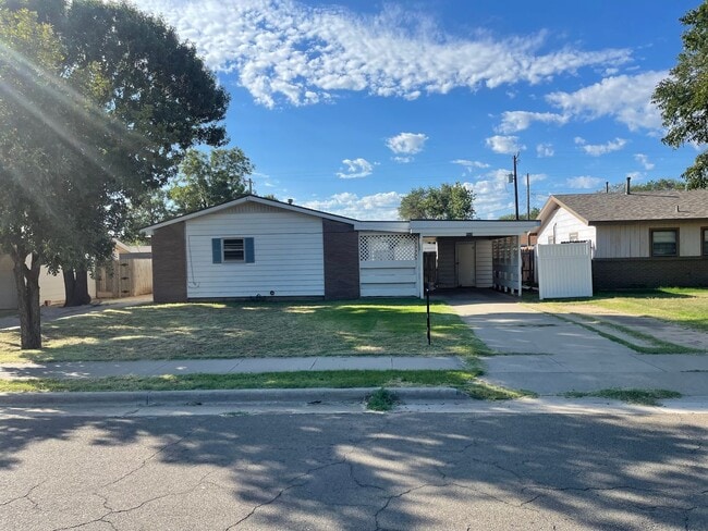 Primary Photo - Second Chance Leasing!!