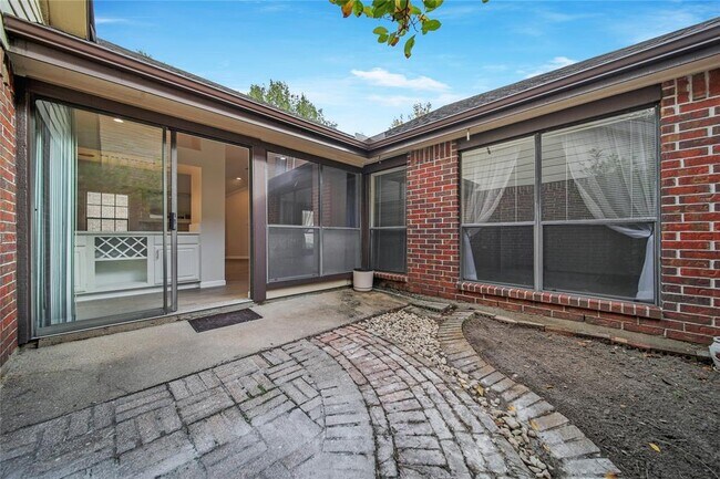 Building Photo - 14127 Highcroft Dr