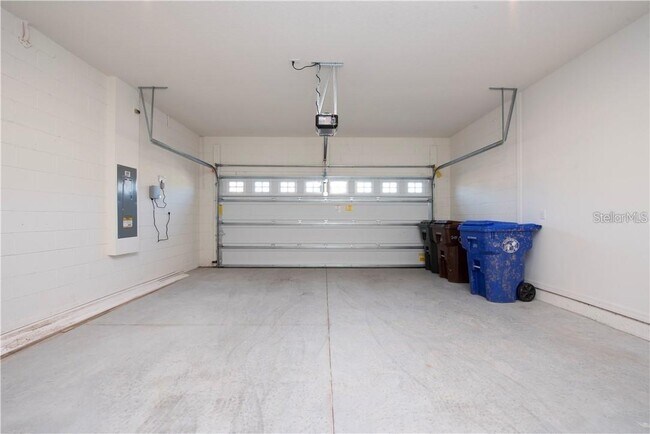 Building Photo - 2400 Avian Loop