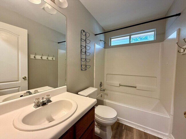 Building Photo - 1031 Bobcat Crk, San Antonio, TX 78251