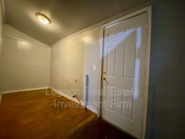 Building Photo - 2934 Harp St