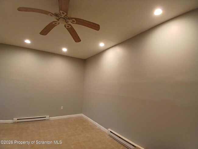 Building Photo - 47 E Parker St