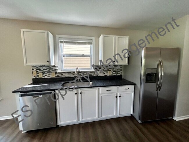 Building Photo - Great 3 Bedroom 2.5 Bathroom Two Story Home with Loft in Lawrence!