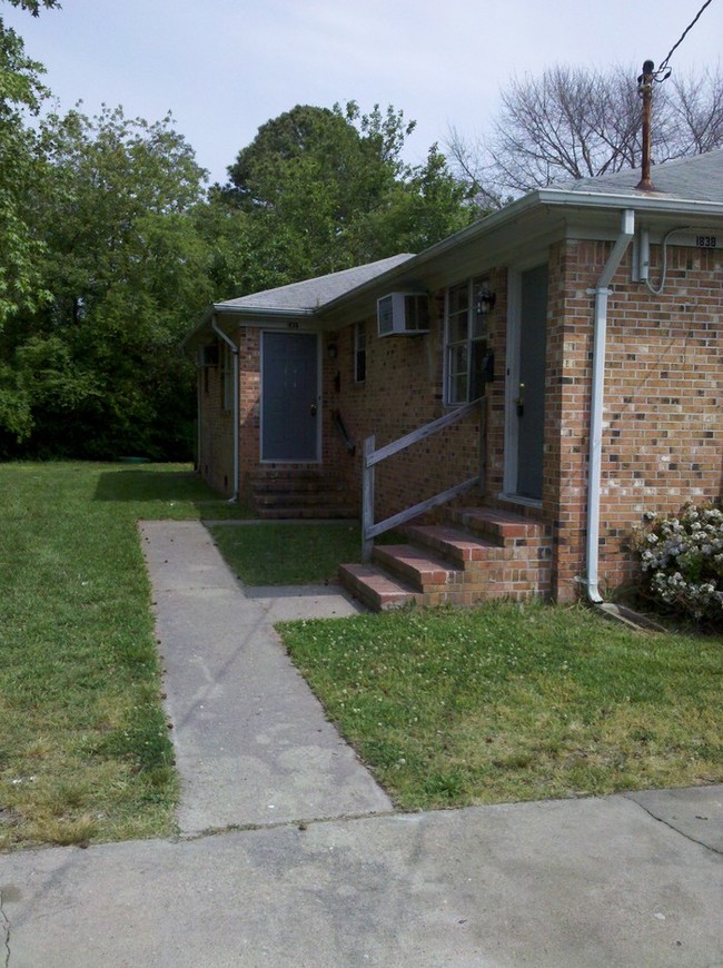 Building Photo - 2 BEDROOM DUPLEX IN OCEANA FOR RENT!!!