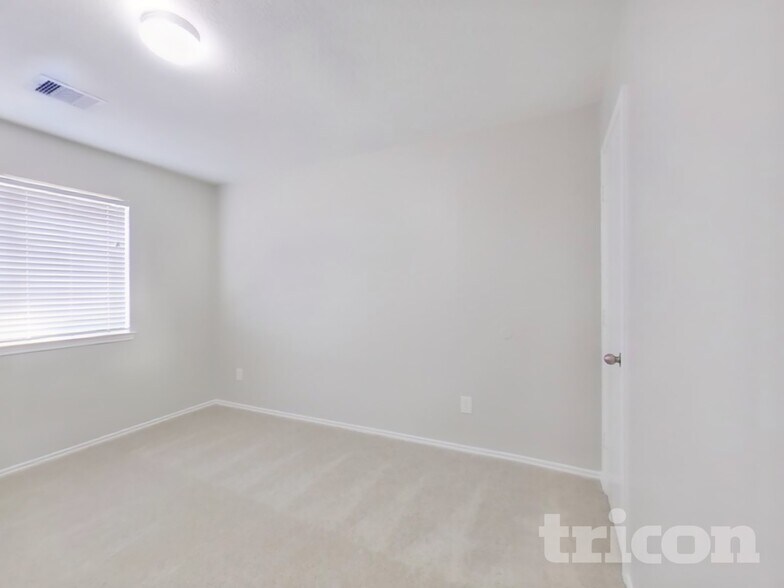 Building Photo - 7215 Lazy Summer Ct