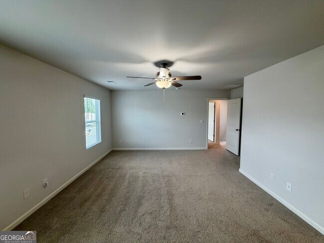 Building Photo - 8233 Bluewater Dr
