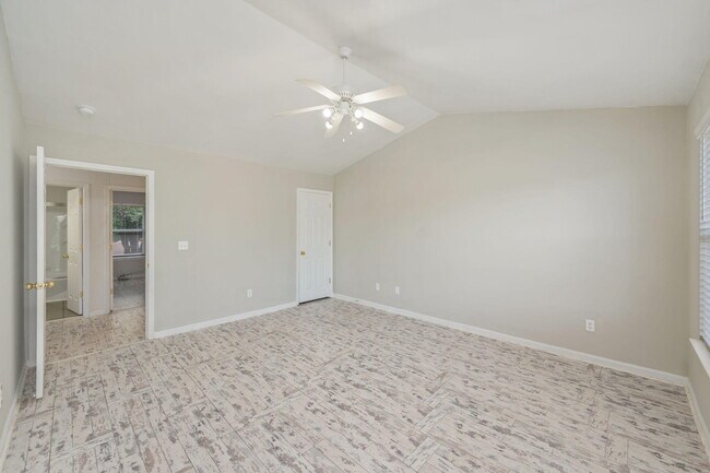 Building Photo - 242 Wainwright Dr