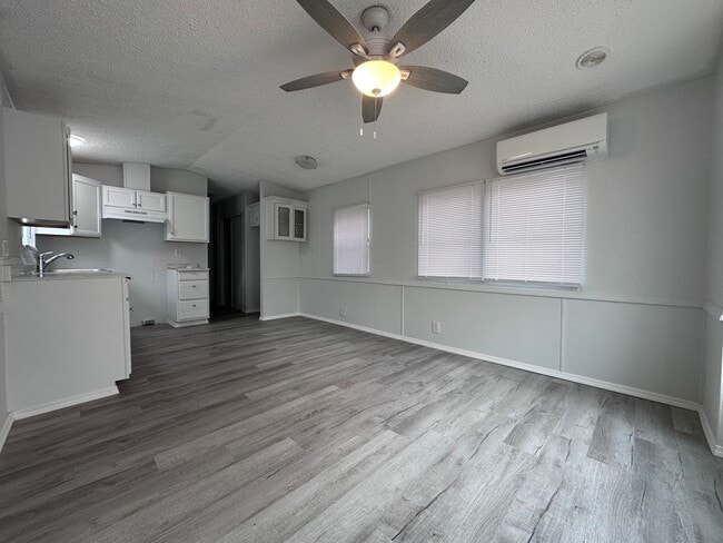 Building Photo - Newly Renovated 1Bd *Rent to Own Opportunity*