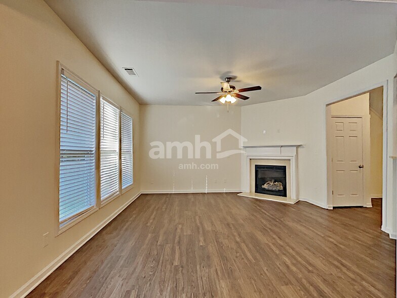 Building Photo - 2972 Briaroak Dr