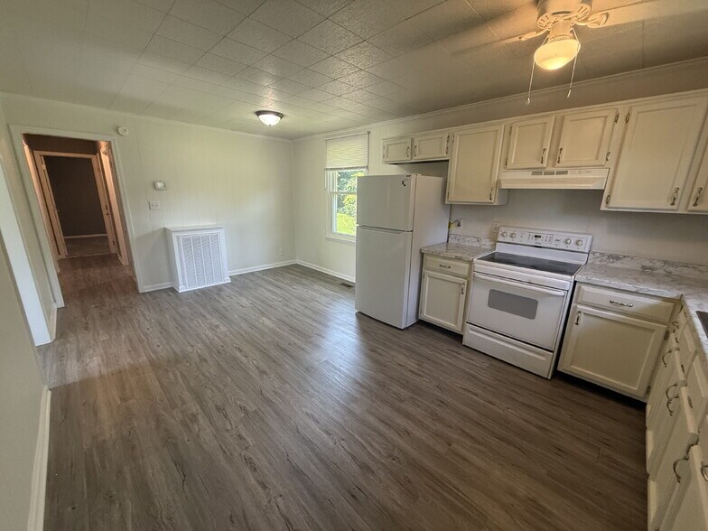 Building Photo - 1318 Courtney Dr