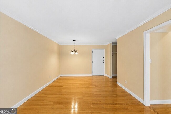 Building Photo - 395 Pharr Rd NE